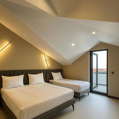 Park Hotel & Private Transportation Istanbul Airport-By Loft Arnavutkoy Exteriör bild