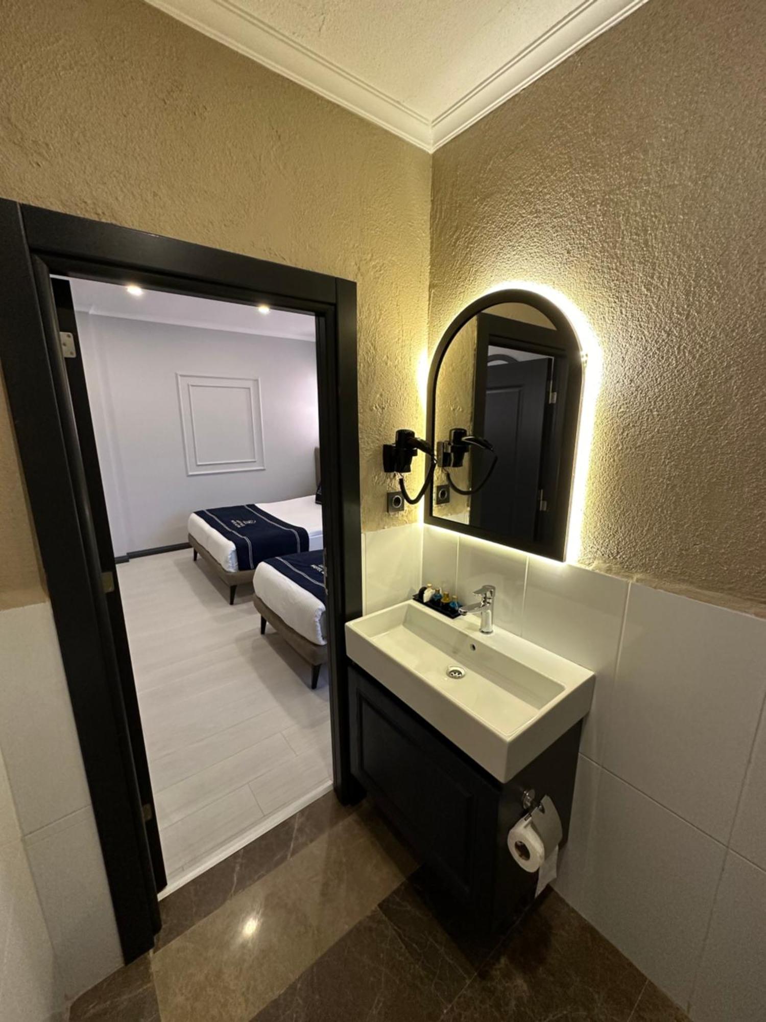 Park Hotel & Private Transportation Istanbul Airport-By Loft Arnavutkoy Exteriör bild