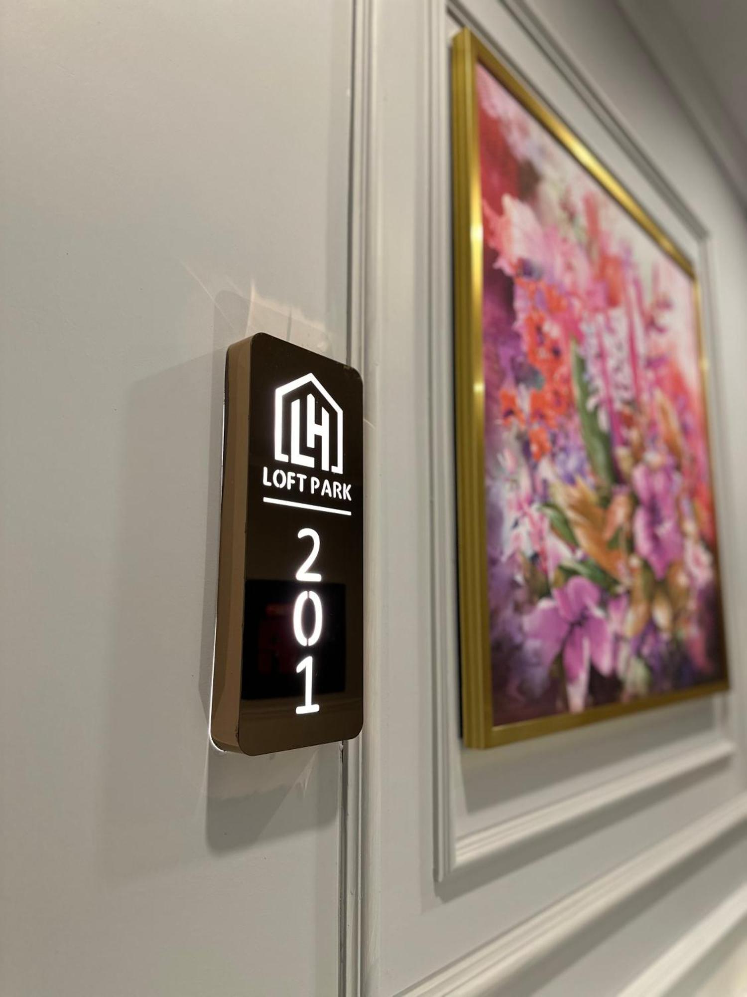 Park Hotel & Private Transportation Istanbul Airport-By Loft Arnavutkoy Exteriör bild